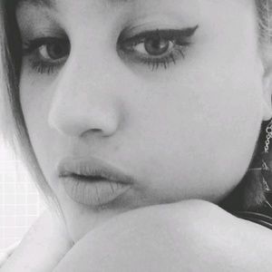 Meet your Posher, Aida